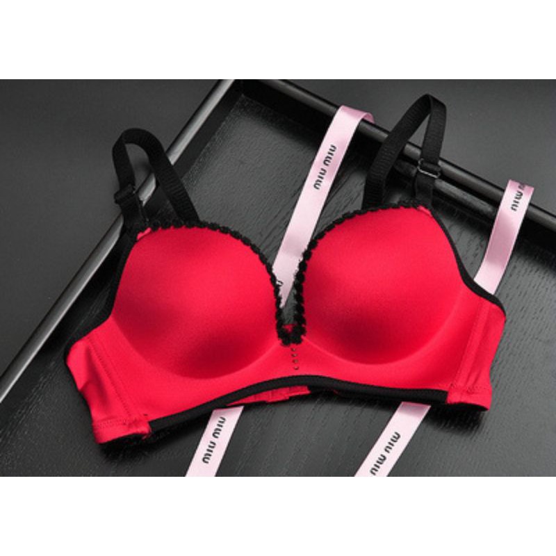 #M10: mẫu áo lót su trơn, đệm dày 6cm, nâng đẩy ngực tốt, bản lưng nhỏ, quai vai có thể tháo rời.