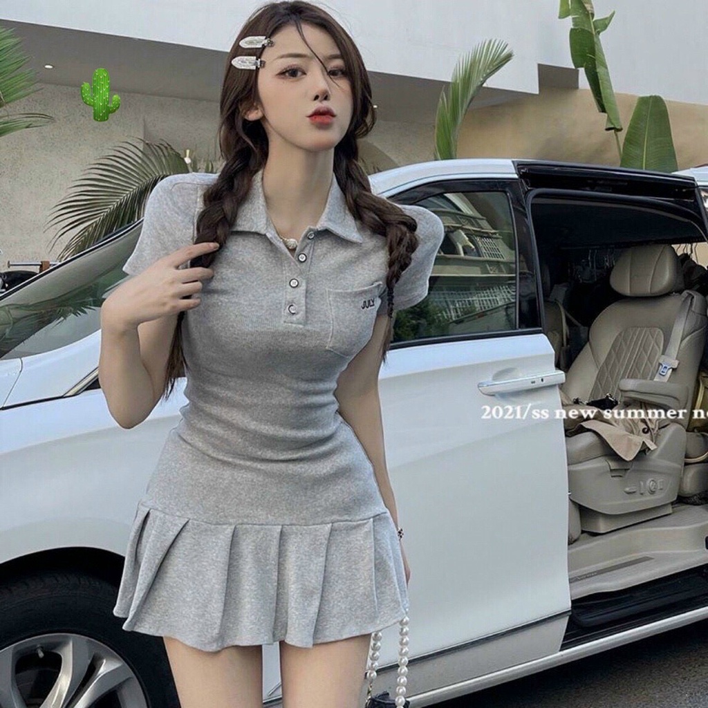 đầm ngắn polo xếp li cổ trụ phối nút