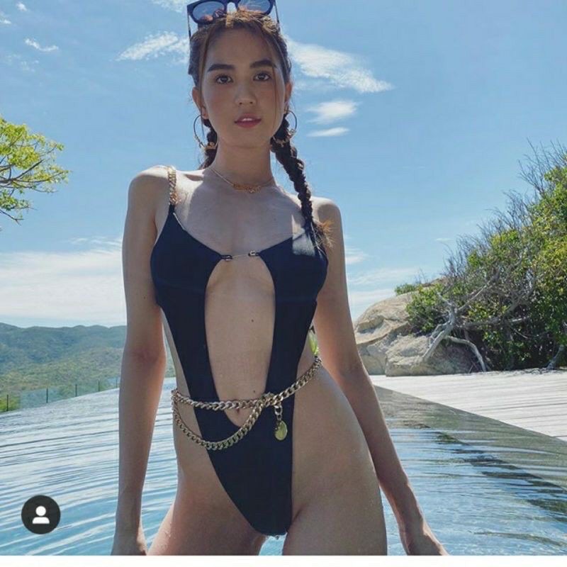 Bikini dây xích lọt khe sexy hot 2021