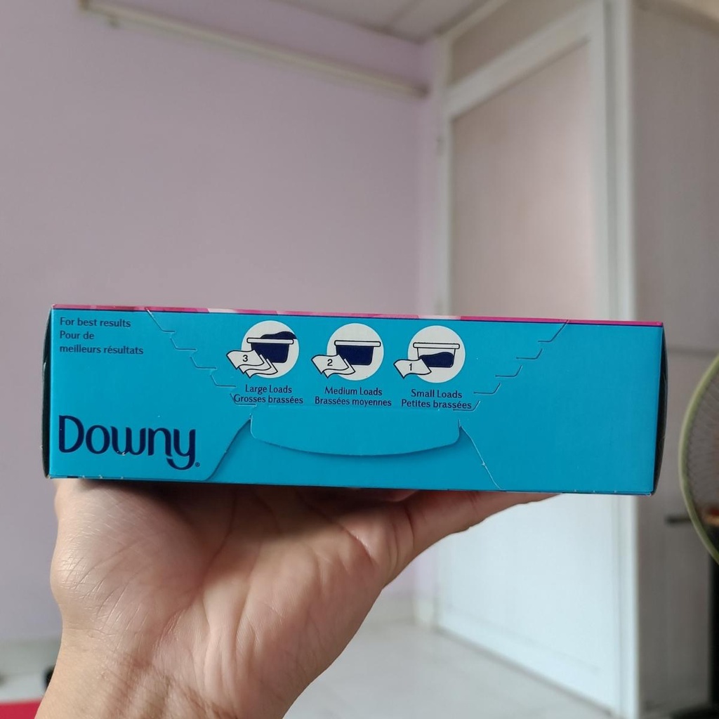 Giấy thơm quần áo Downy April Fresh hộp 80 tờ -  Giấy xả thơm và làm mềm vãi, hạn chế tĩnh điện vào mùa khô