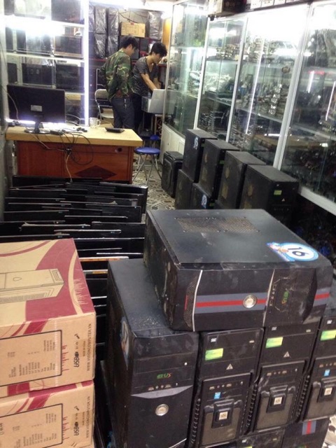 THÙNG MÁY lướt web,văn phòng ,xem phim,game nhẹ,,,,main B75,ram2g,ổ 160g...