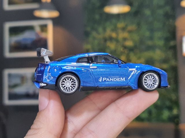 Xe Mô Hình Pandem Nissan GT-R R35 GT Wing Metallic 1:64 MiniGT ( Xanh Dương #96)