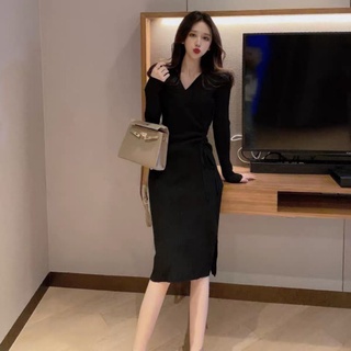 Váy len rút eo cổ V