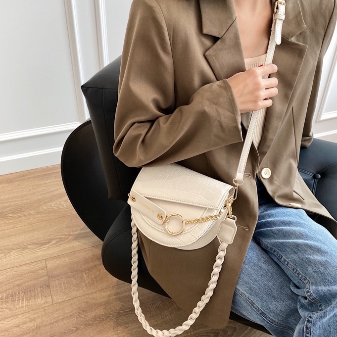 Túi xách nữ kẹp nách đeo chéo quai xoắn nắp lệch da rắn dáng tròn đi chơi phong cách hàn quốc HH 293