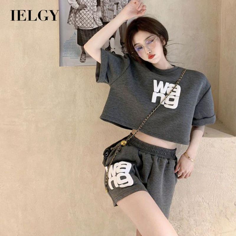 Bộ đồ thể thao IELGY ngắn tay cổ tròn in chữ thời trang cho nữ