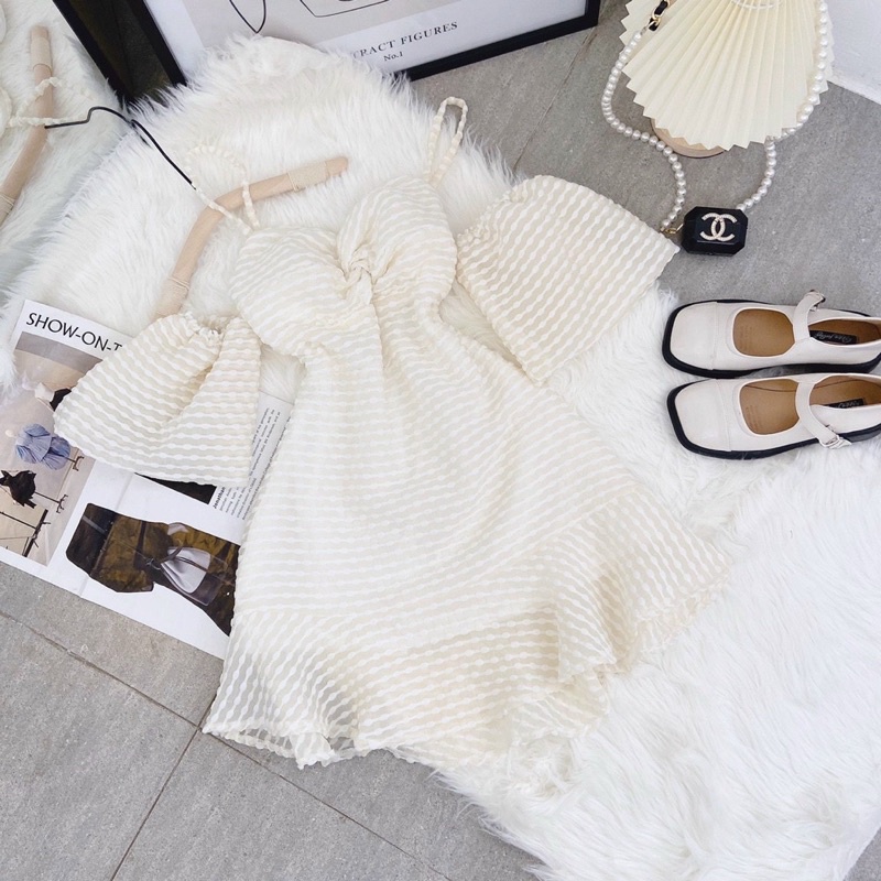 Đầm nude hai dây rớt tay phồng xoắn ngực khoét