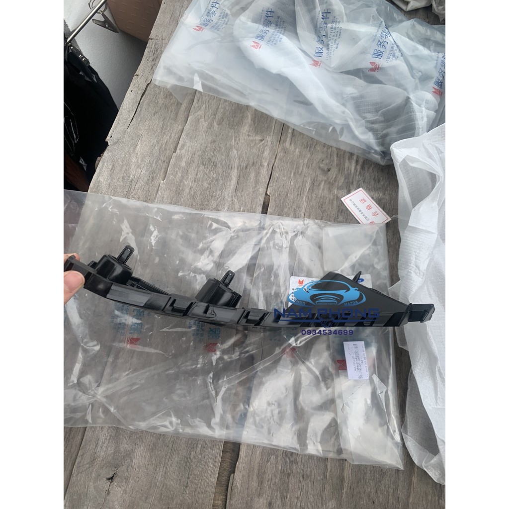 Tai cài ba đờ xốc trước bên phải RH Ranger Everest  - EB3B17A869DC / EB3Z17A869DC / EB3B17A869DB / EB3B17A869AC