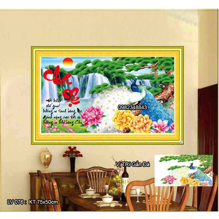 Tranh đính đá cha mẹ KT:75x50cm. Tranh gắn đá chưa làm.