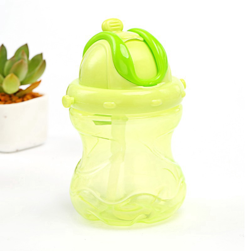 Bình nước tập luyện cho bé