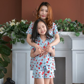 Đồ bộ Pijama mẹ và bé màu xanh họa tiết hình quả dâu đỏ