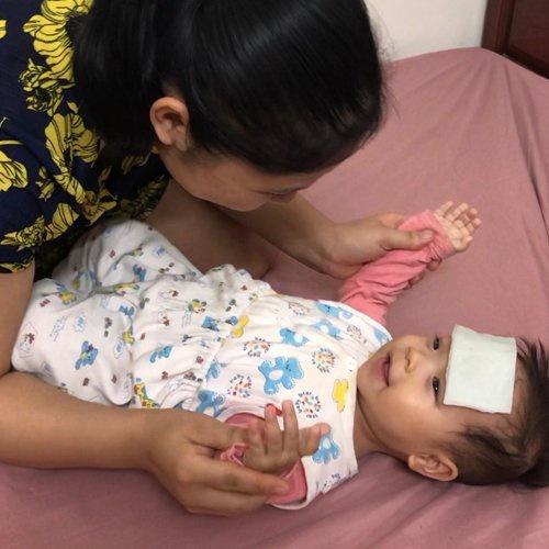 Khăn lau hạ sốt thảo dược Dr Papie