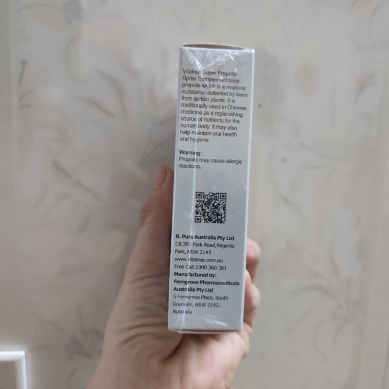 Xịt keo ong Vitatree Super Propolis Spray complex with Honey 30ml
