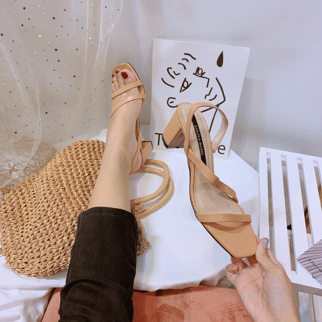 Sandal dây chéo gót vuông 5 phân