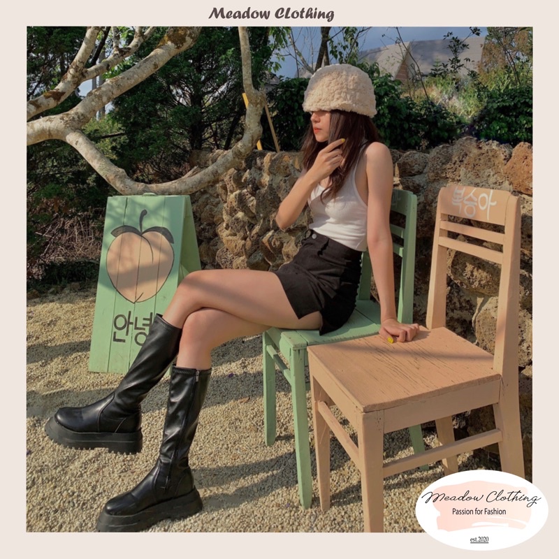 Chân váy chữ A xẻ tà 2 bên lưng cao qua rốn màu xanh/đen - Meadow | BigBuy360 - bigbuy360.vn