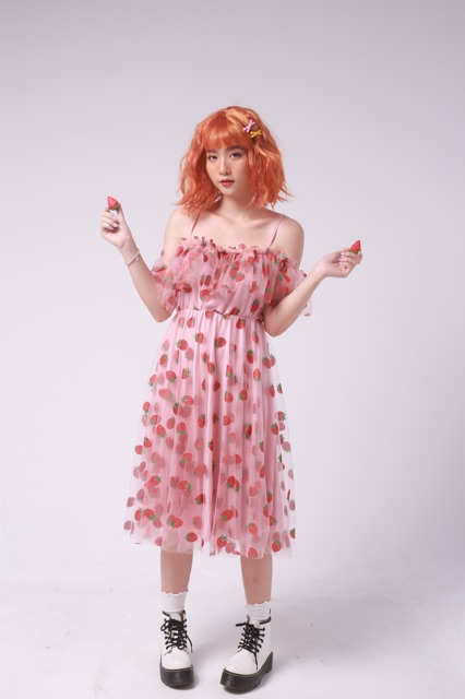 [Mã SKAMA06 giảm 8% tối đa 50K đơn 250K] VÁY ĐI CHƠI/CHỤP LOOKBOOK - STRAWBERRY DRESS - VÁY DÂU TÂY | BigBuy360 - bigbuy360.vn