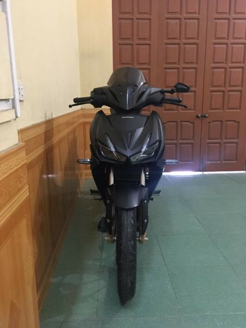 Mão/chắn gió winner X màu