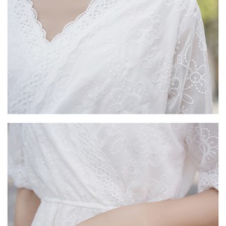 VD046 Đầm trắng thêu hoa cổ V