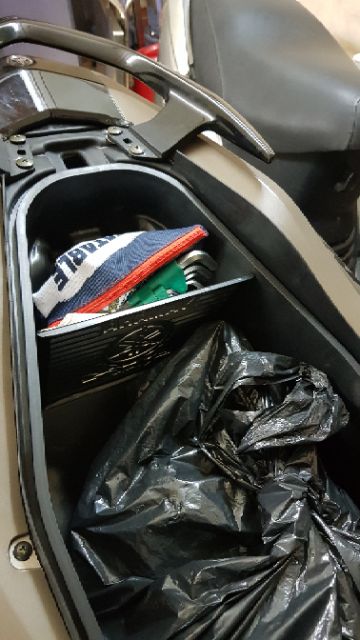 Tấm Ngăn Cốp Thùng Xe NVX V1 V2 Nhôm Cao Cấp siêu cứng