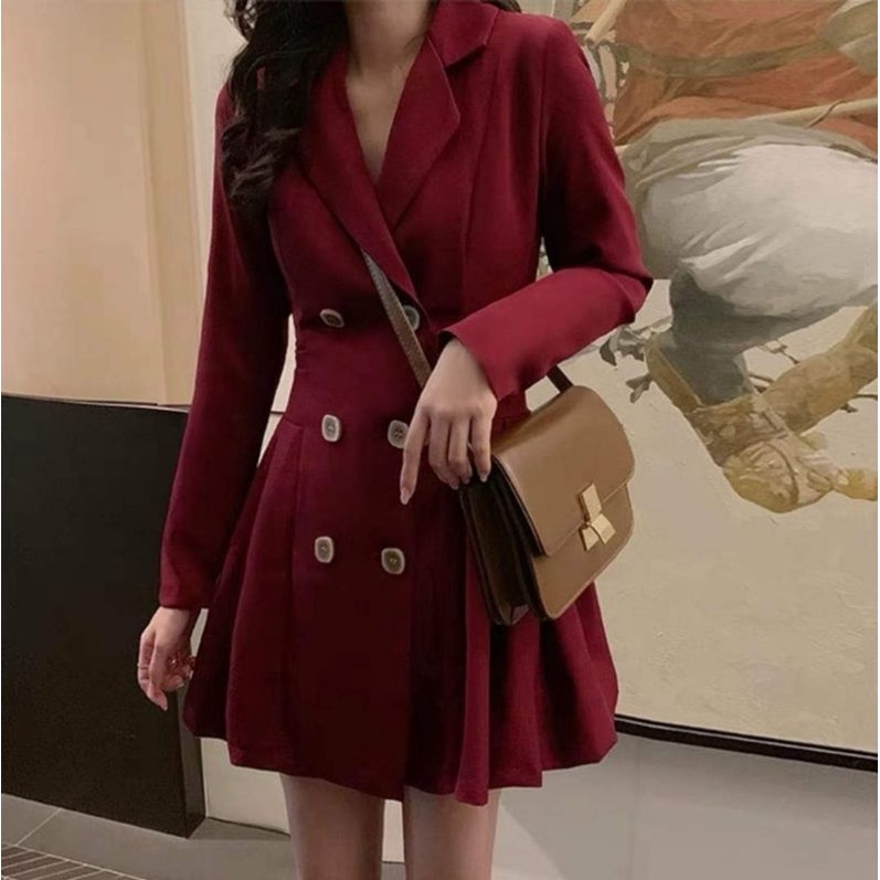 ĐẦM ĐỎ NHUNG CỔ VEST ĐÍNH NÚT