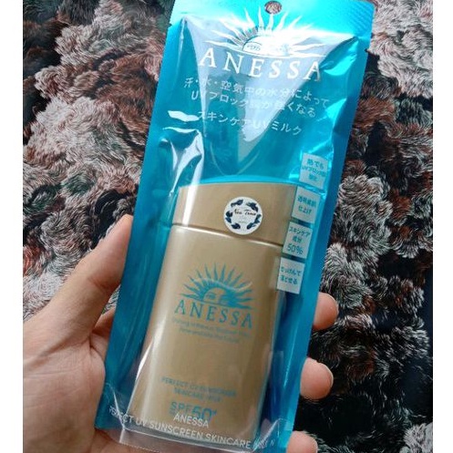 SỮA CHỐNG NẮNG ANESSA 2 MÀU CHO DA DẦU VÀ NHẠY CẢM SPF50+ PA++++