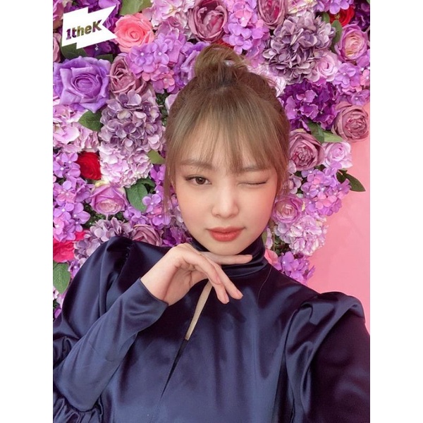 Áo Jennie Black Pink áo hở lưng