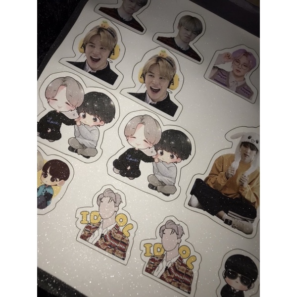 Sticker bế theo viền nhân vật in theo yêu cầu ép kim tuyến