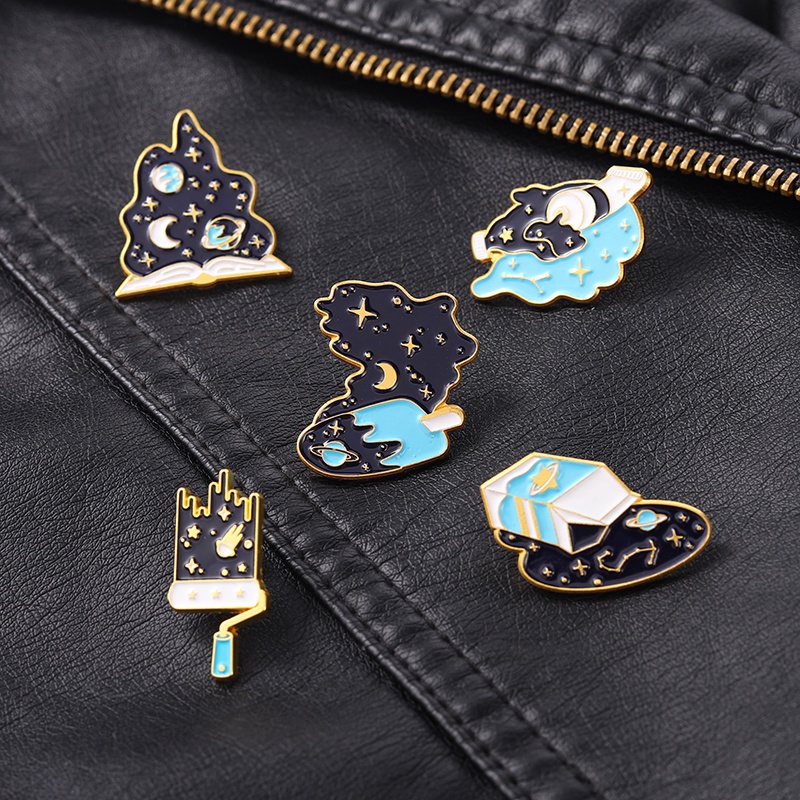 QIHEJEWELRYFunny Galaxy Universe Lapel Pin Gifts for Friends Clothing Accessories