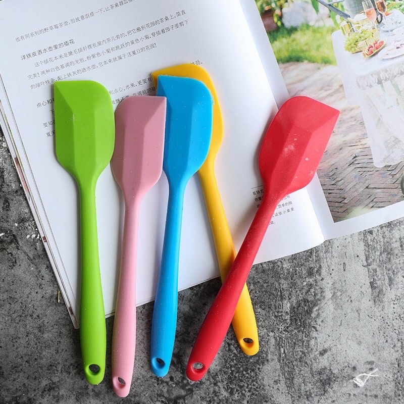 Phới silicon chịu nhiệt vét kem, trộn bột làm bánh