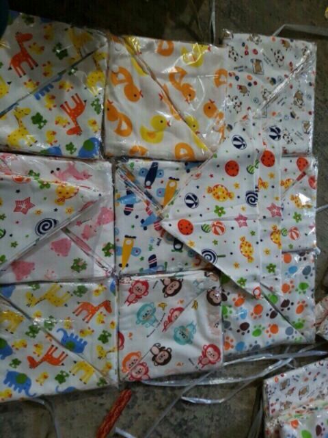 Yếm tam giác cotton cho bé