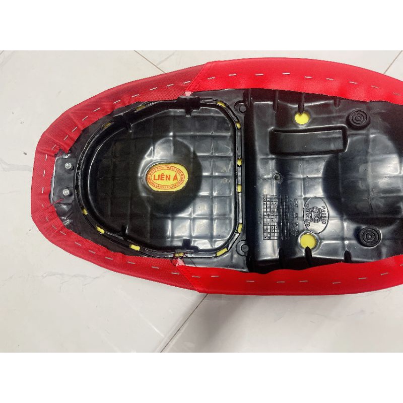 Yên 2 tầng da yên Thái đỏ gắn Dream Wave Future X Neo Led Sirius Taurus Jupiter Exciter Winner Sonic Satria Raider