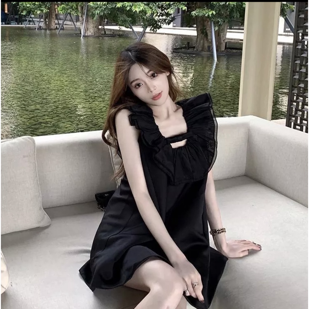 ĐẦM ĐEN XÒE CỔ BÈO BỒNG BỀNH ĐÍNH NƠ CỔ XINH XẮN - ELLY DRESS