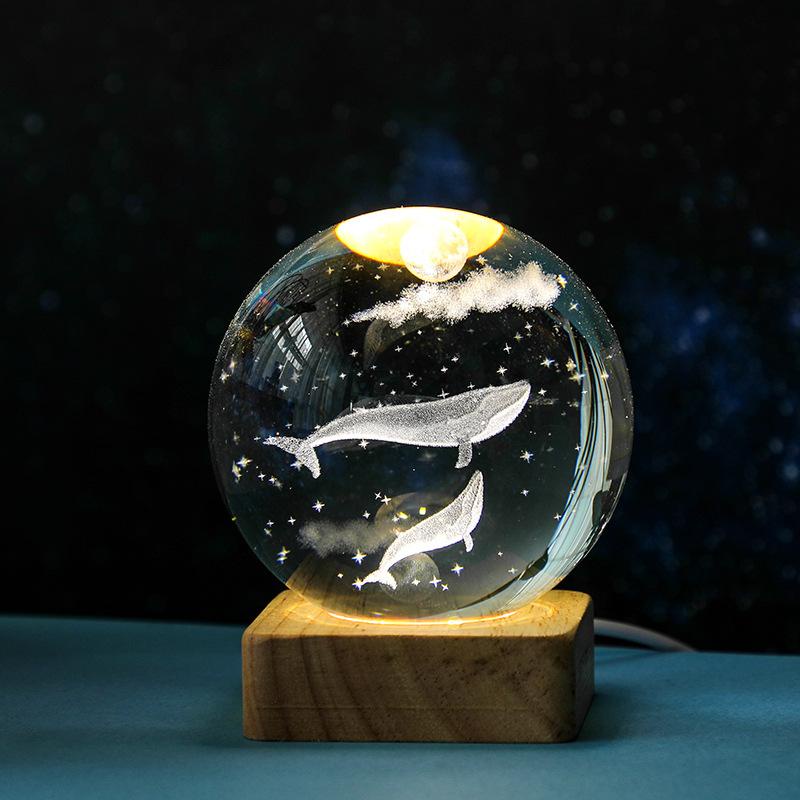 Đèn ngủ đế gỗ 3D quả cầu pha lê thủy tinh Phi hành gia Ngân hà Mặt trăng Snowman phát sáng xinh xắn quà tặng độc đáo