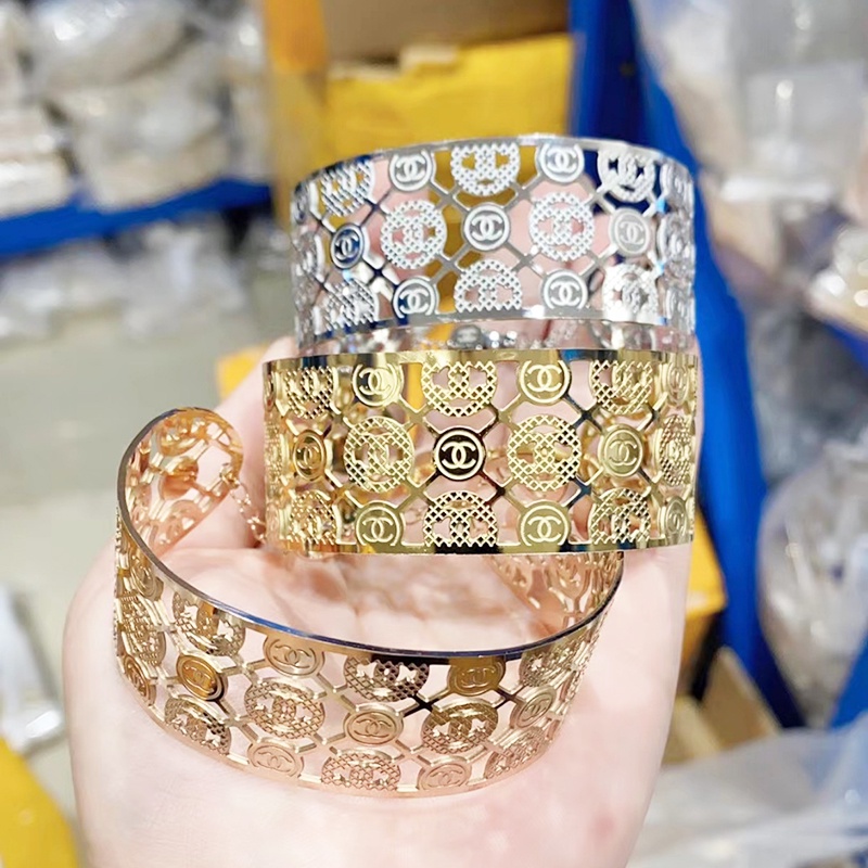 Vòng Tay Hoa Văn Bản To Titan Ko Đen TT 4312