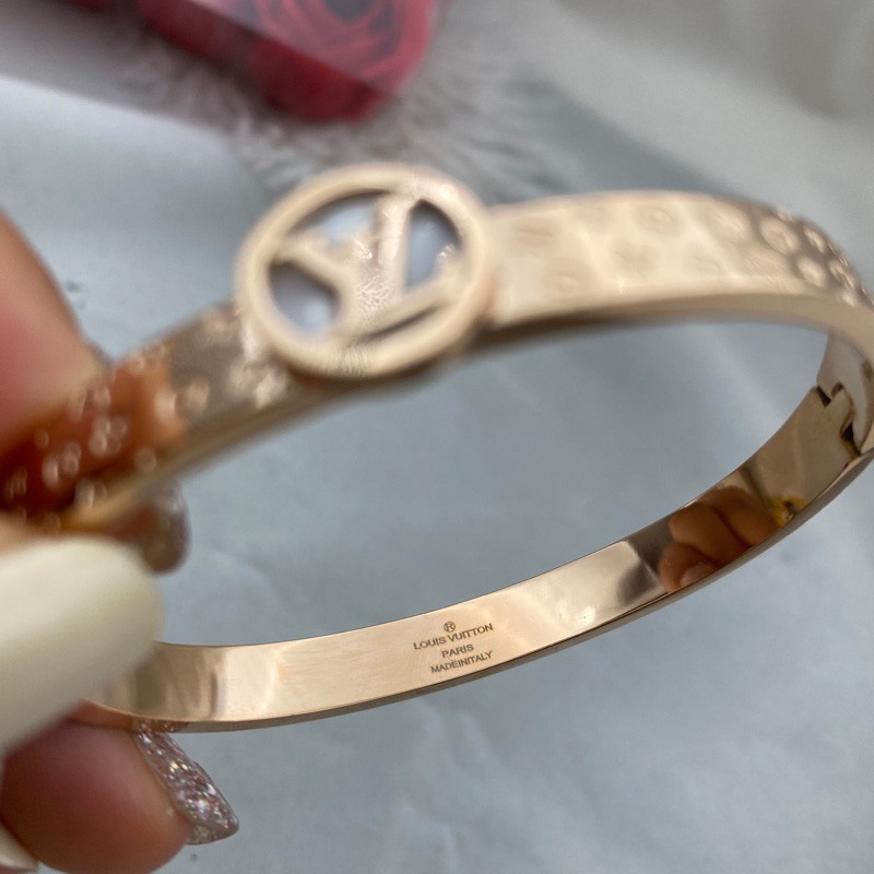 Vòng Tay Thép Titan Mạ Vàng 18K Cao Cấp Thời Trang Cho Nữ