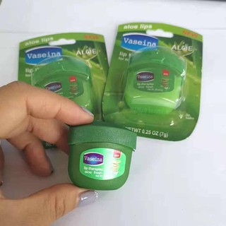 Dưỡng nẻ môi Vaseline