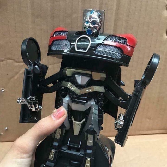 Oto biến hình robot