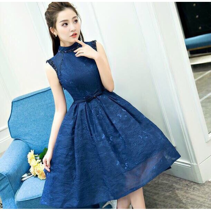 đầm xoè hở lưng