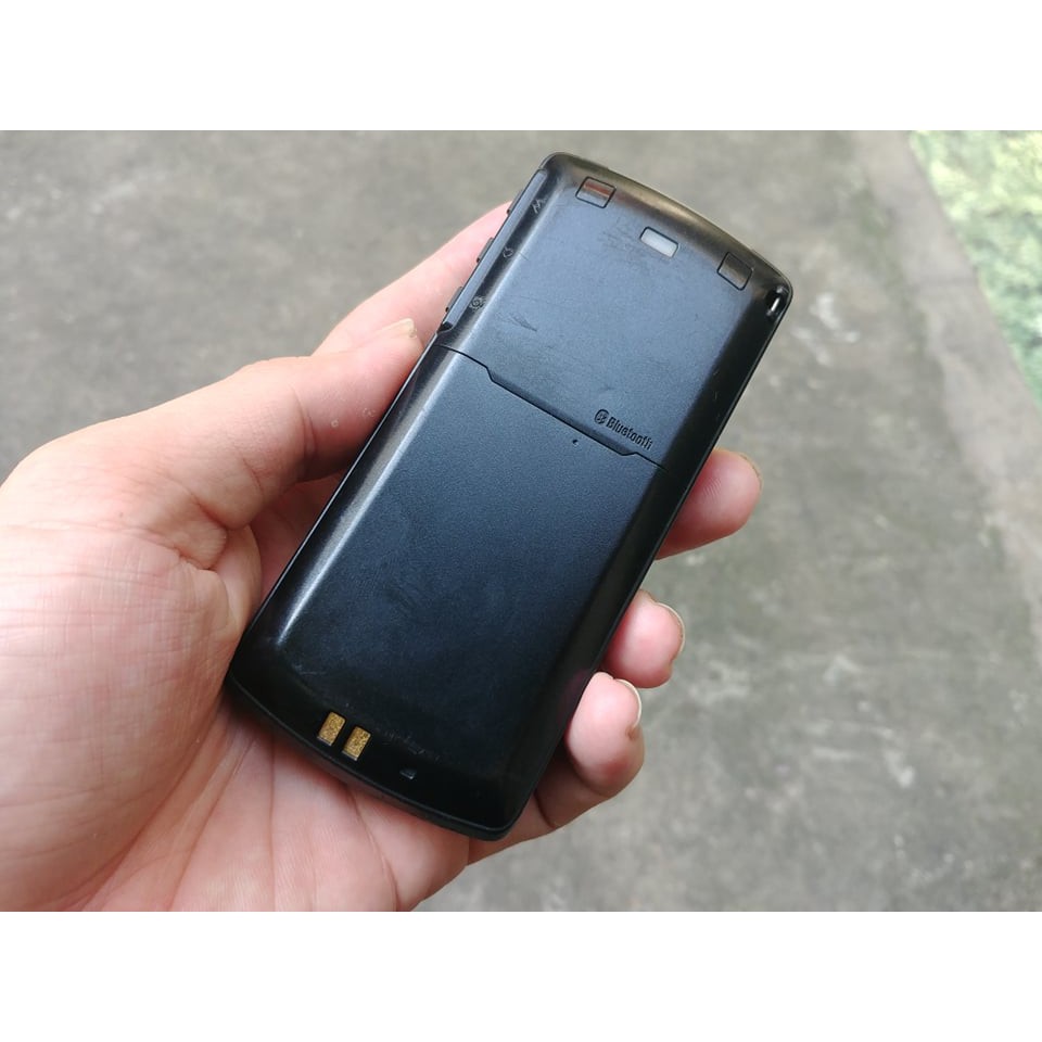 Điện thoại Fujitsu F-04B màu đen