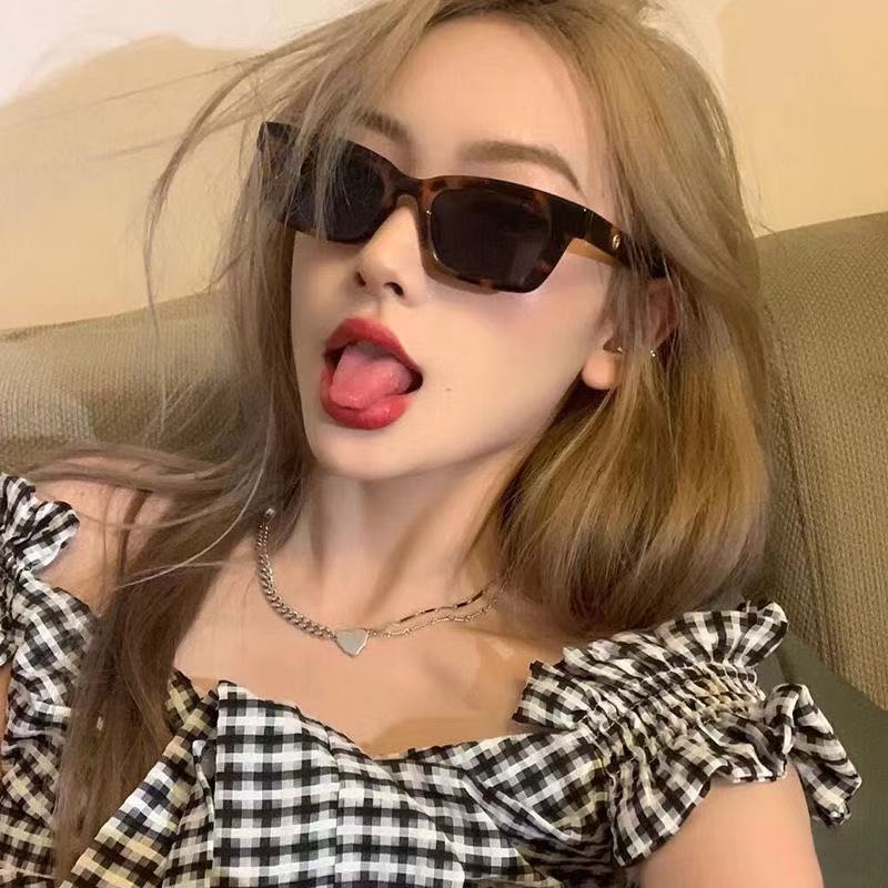 kính râm nữ phong cách hàn quốc nhật bản Kính râm bảo vệ xu hướng vuông nhỏ Bảo vệ tia cực tím