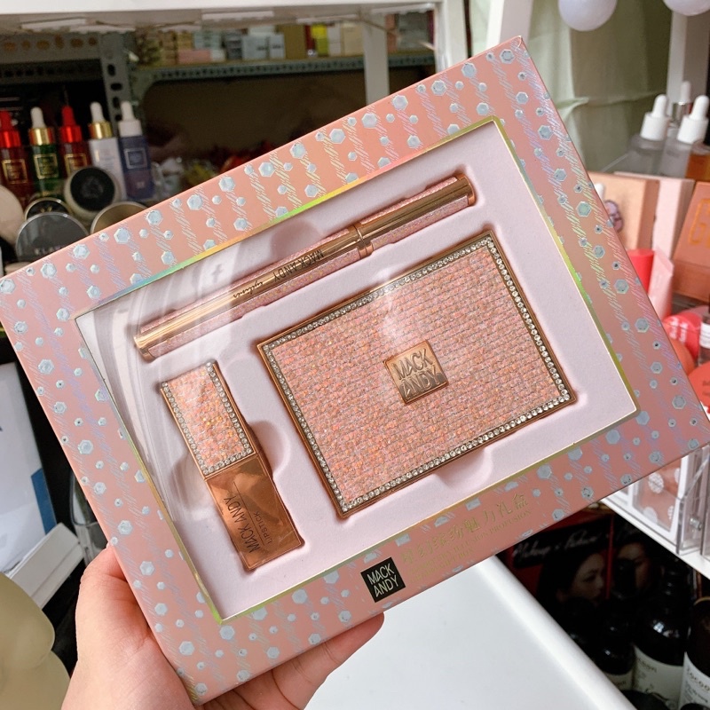 SET 3 MÓN TRANG ĐIỂM GIFTBOX MACKANDY HỒNG