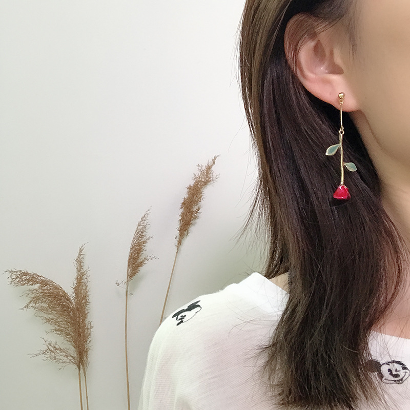 Khuyên tai dáng dài hình hoa hồng đính ngọc trai giả thời trang vintage cho nữ