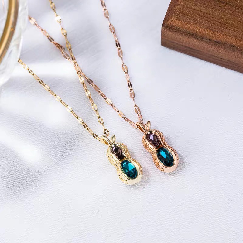 Dây Chuyền Thép Titan Mạ Vàng Hồng 18K Đính Hạt Đậu May Mắn