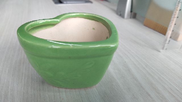 Chậu trồng cây mini hình trái tim (màu ngẫu nhiêu)
