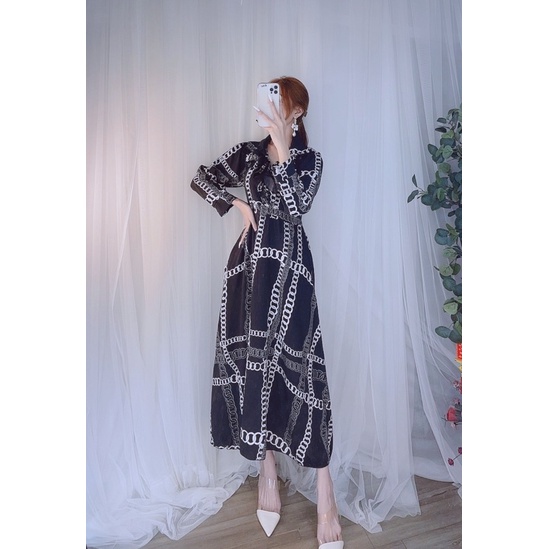Đầm maxi sơ mi cổ bèo Na Trịnh Hình tự chụp