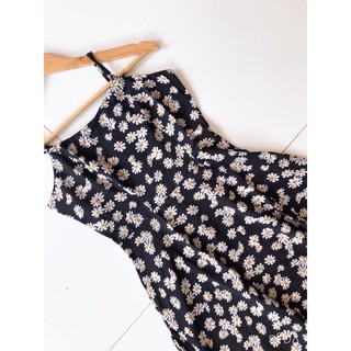Váy 2 dây hoa cúc nhí điệu đà
