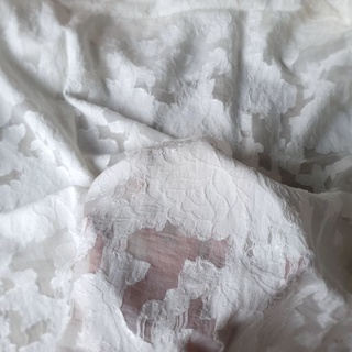 Vải tơ sống thêu hoa
