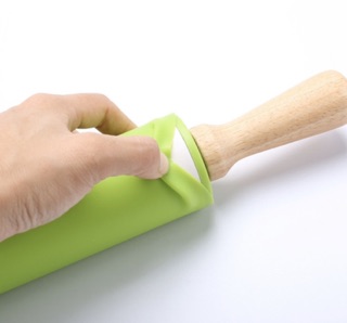 Cây lăn bột tay cầm cán gỗ lớn