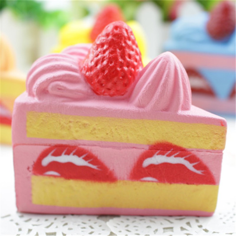 Đồ chơi Squishy hình bánh ngọt dâu y như thật 8cm