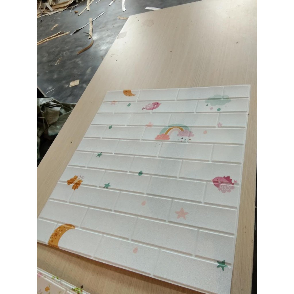 Xốp dán tường hoạt hình trẻ em hình ngộ nghĩnh- mẫu mới nhất KT 70x77 | BigBuy360 - bigbuy360.vn