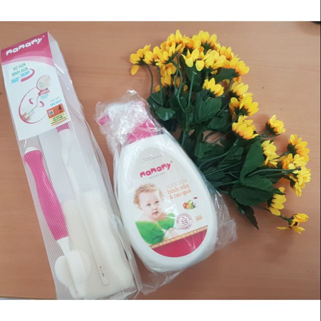 Nước rửa bình sữa và cọ